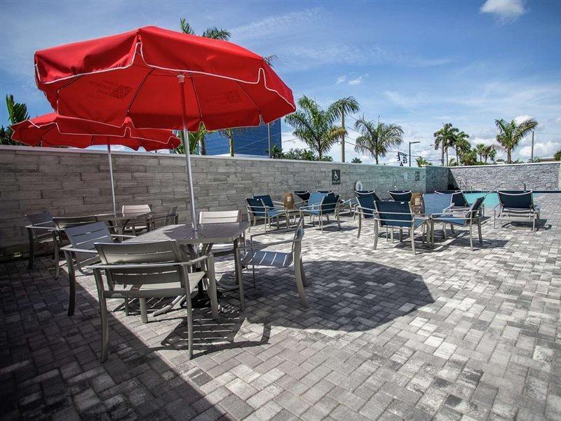 Hilton Garden Inn West Palm Beach I95 Outlets Exterior photo